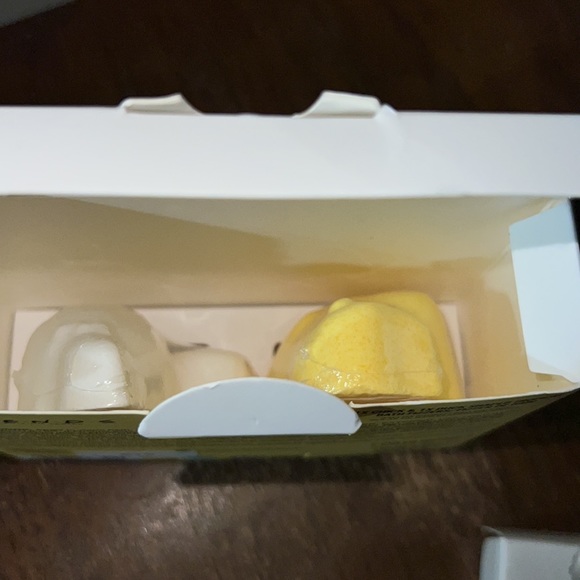 NWT 2 Piece Friends The TV Series Bath Body Fizzers Gift Set Bundle - Picture 9 of 10